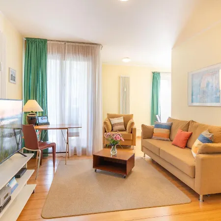 Apartment Kaiservillen - Mit 1 Schlafzimmer Und Balkon D122